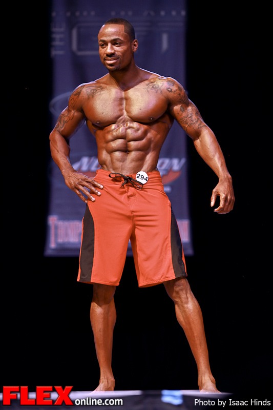 Jacques Lewis - Men's Physique Class D - Phil Heath Classic 2013